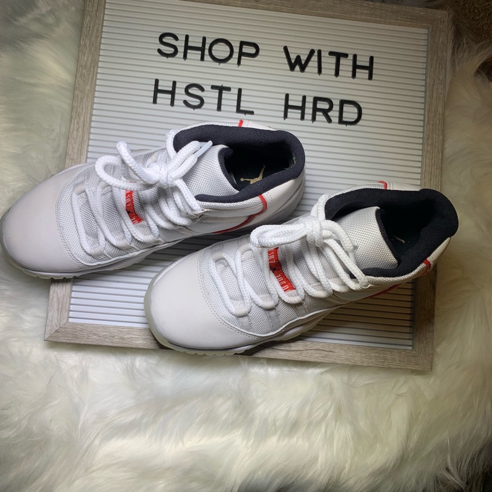Jordan 11 Retro 'Platinum Tint’ Sneakers - Picture 4 of 7
